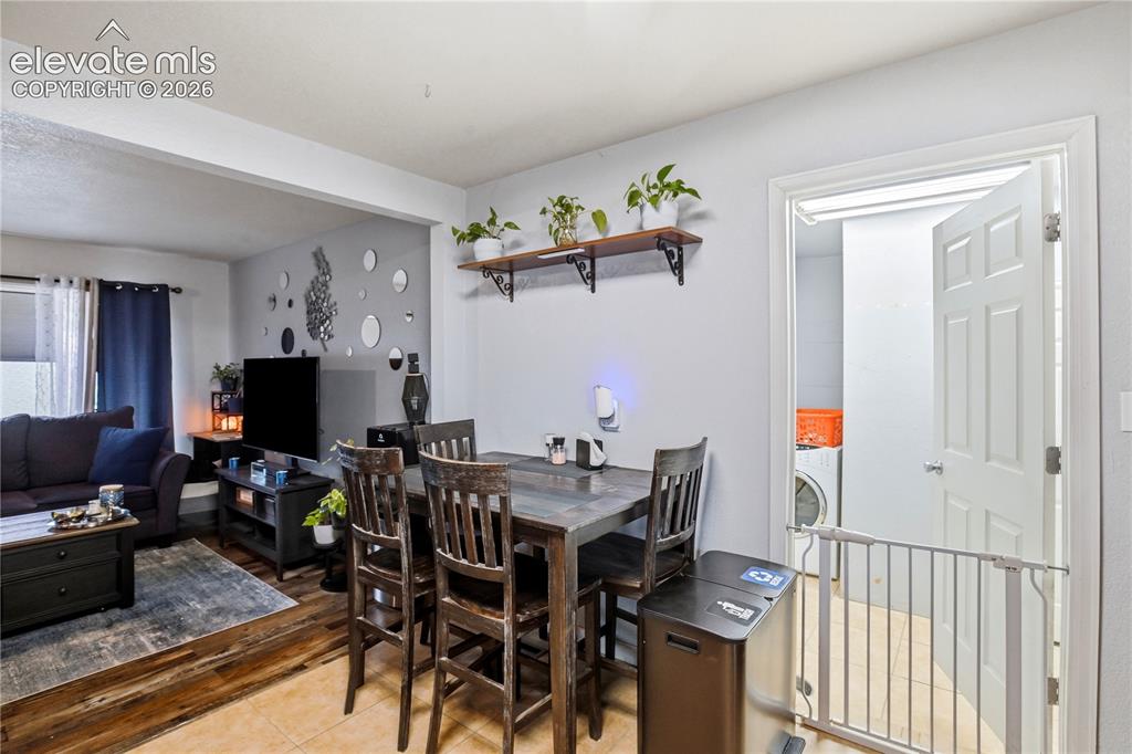 Image 11 of 28: Dining Area