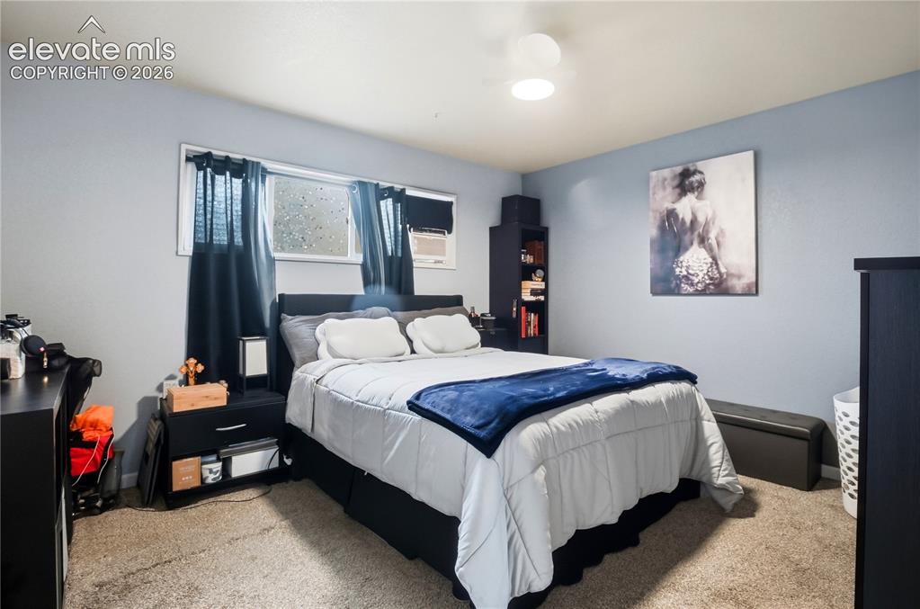 Image 22 of 28: Bedroom