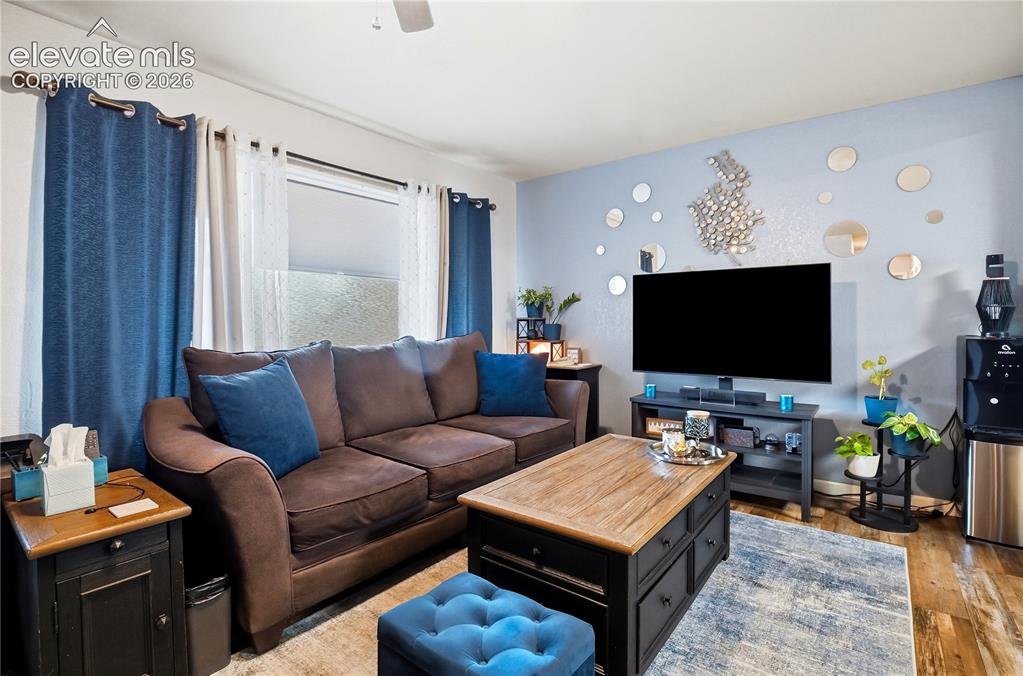 Image 5 of 28: Living Room