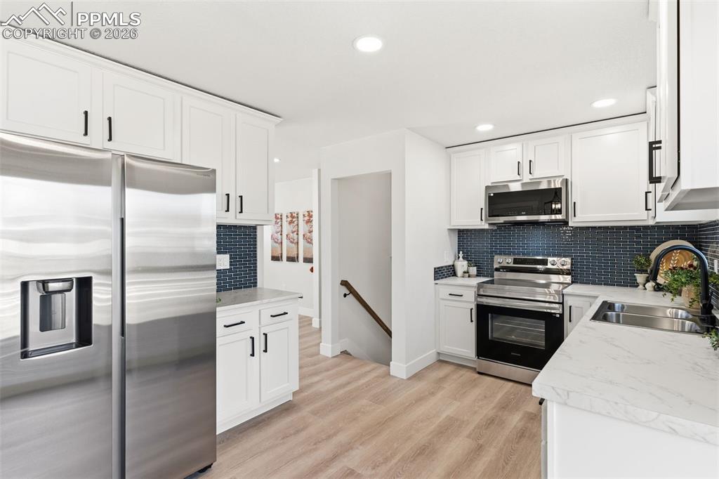 Image 12 of 37: Kitchen