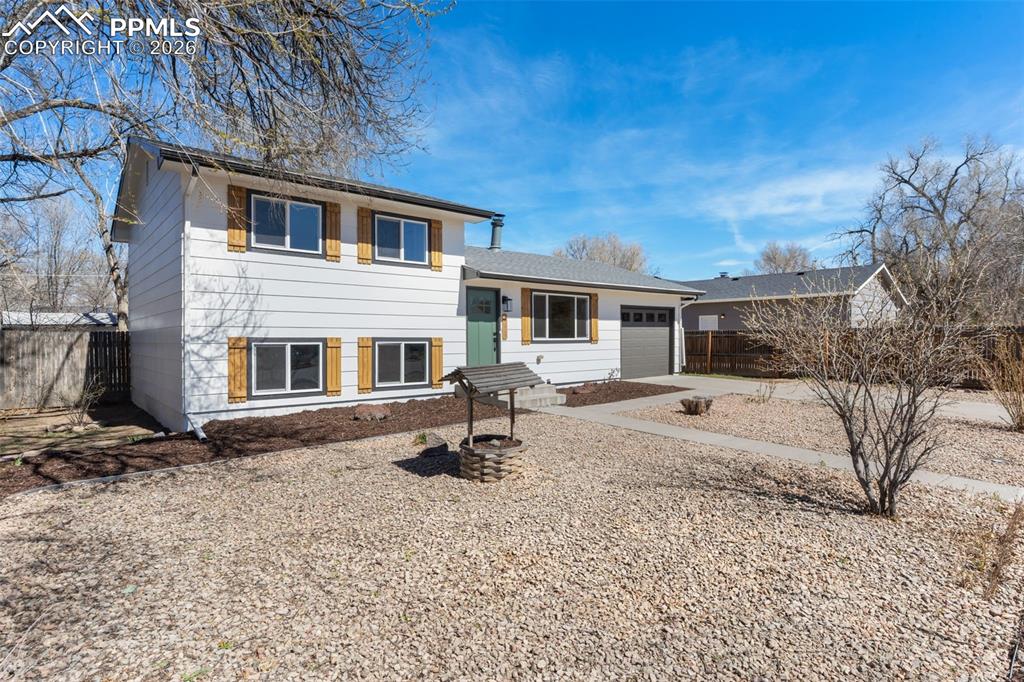 Image 2 of 37: Front of Structure