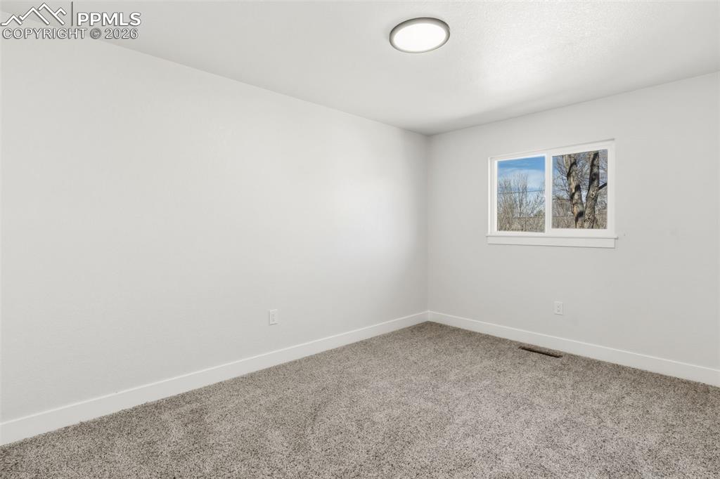 Image 28 of 37: Bedroom