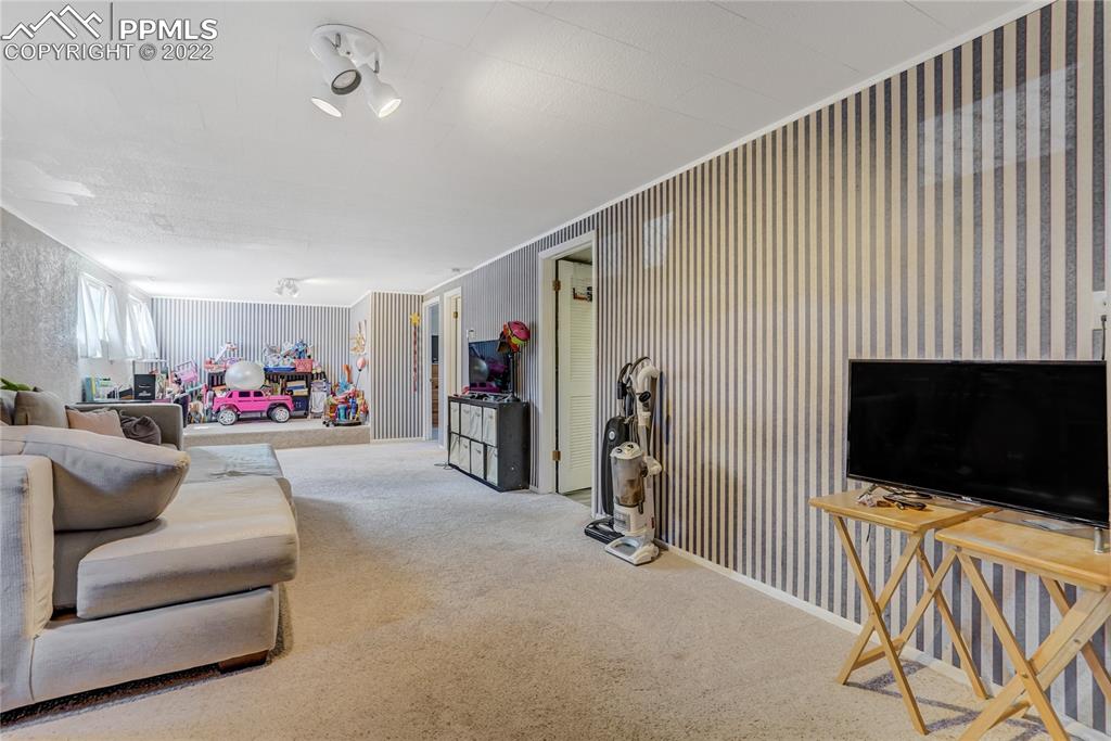 Listing 1499489, Image 23 of 42