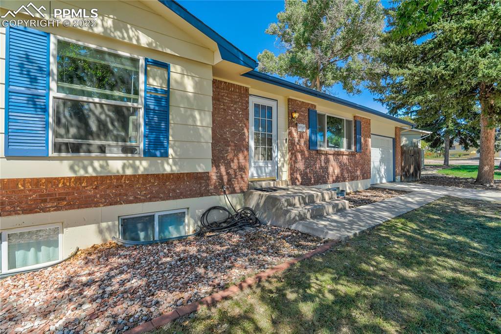 Listing 1499489, Image 4 of 42