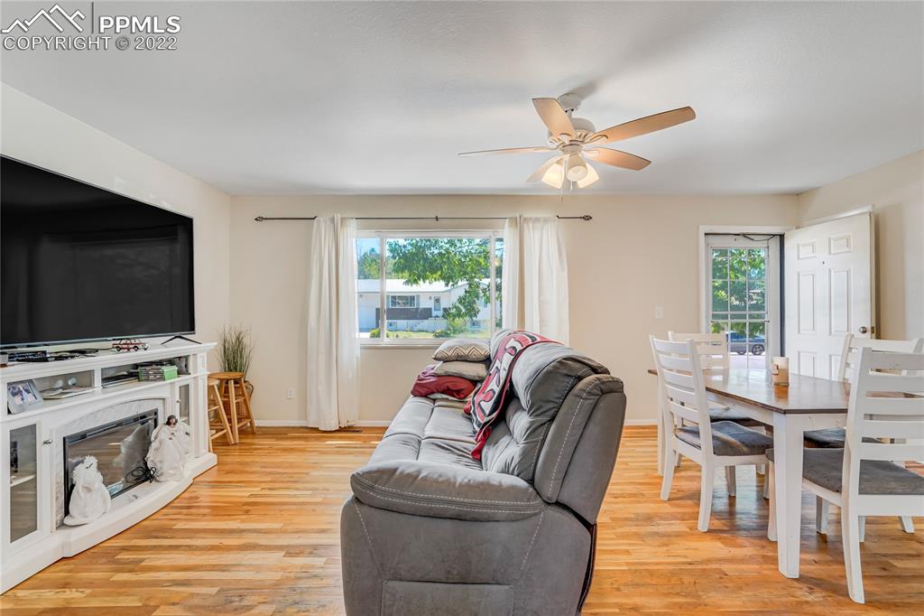 Listing 1499489, Image 7 of 42