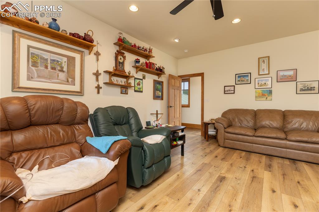 Image 30 of 46: Bedroom