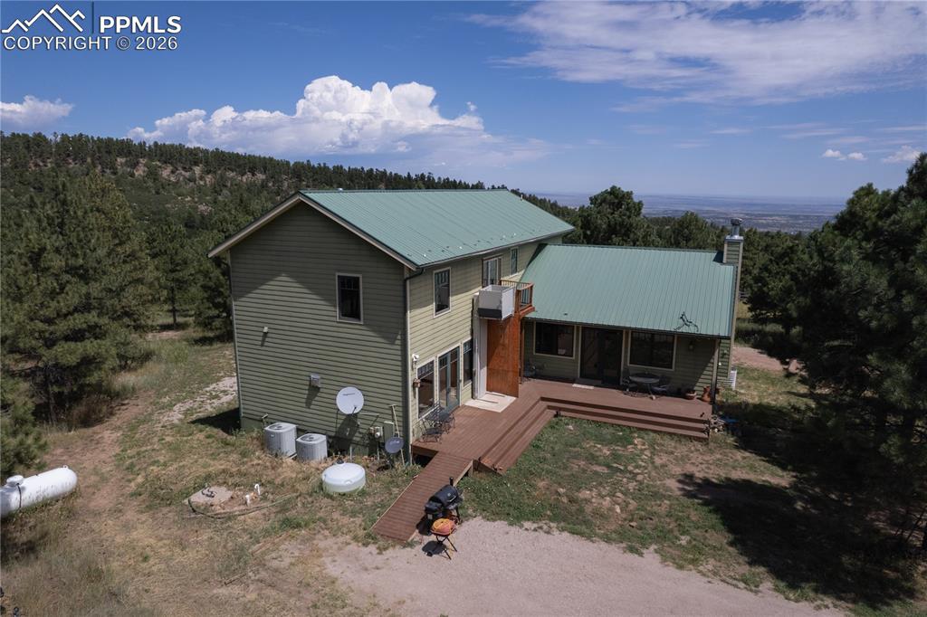 Image 39 of 46: Back of Structure