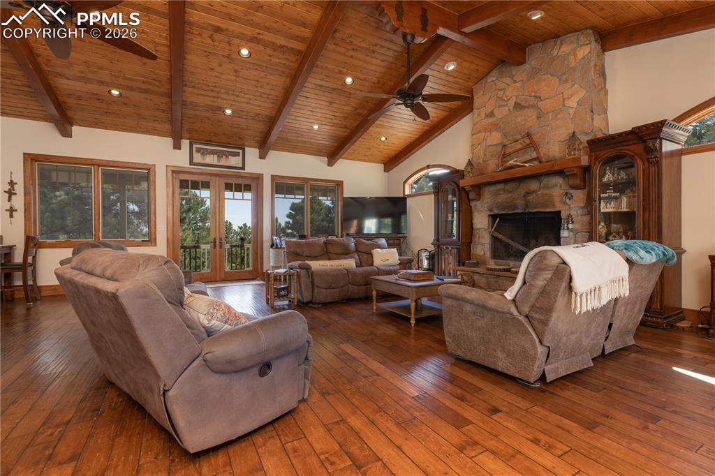 Image 8 of 46: Living Room