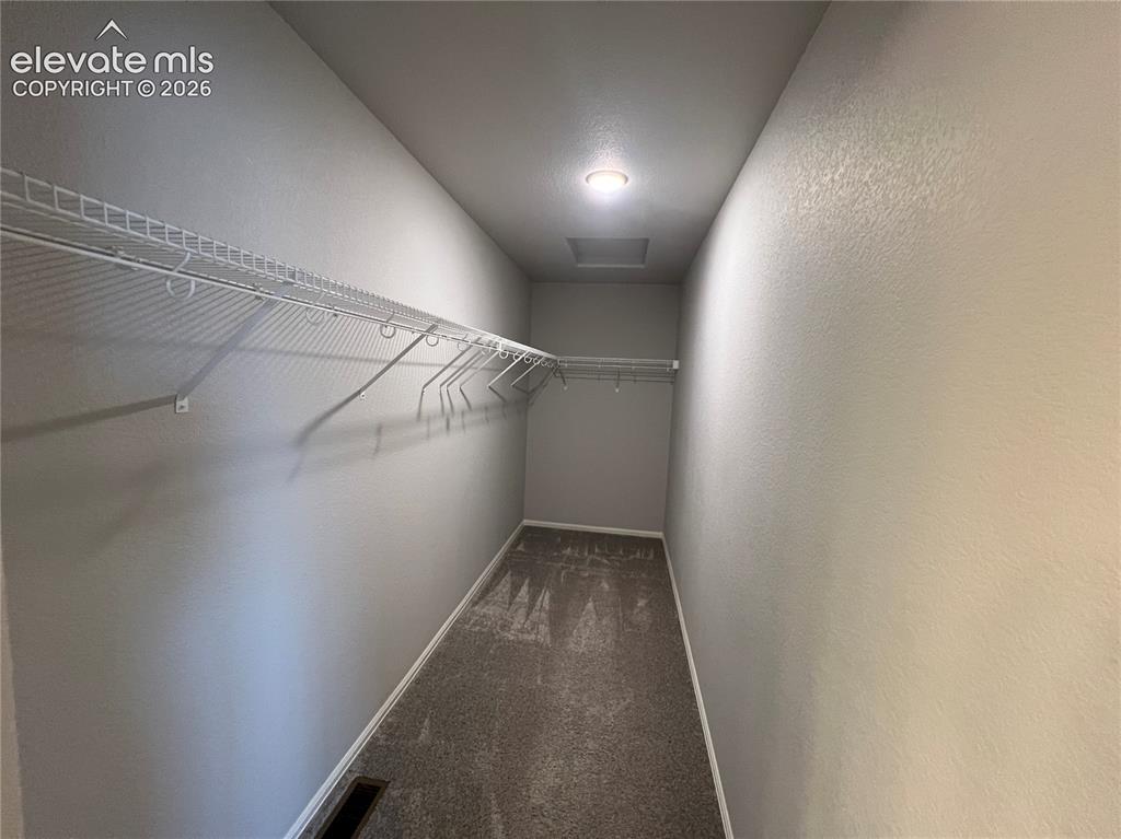 Image 17 of 23: Closet