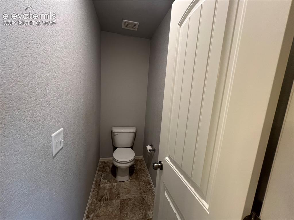 Image 18 of 23: Bathroom