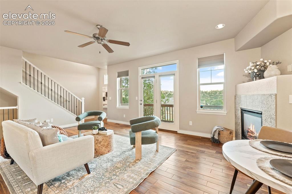 Image 9 of 50: Living Room