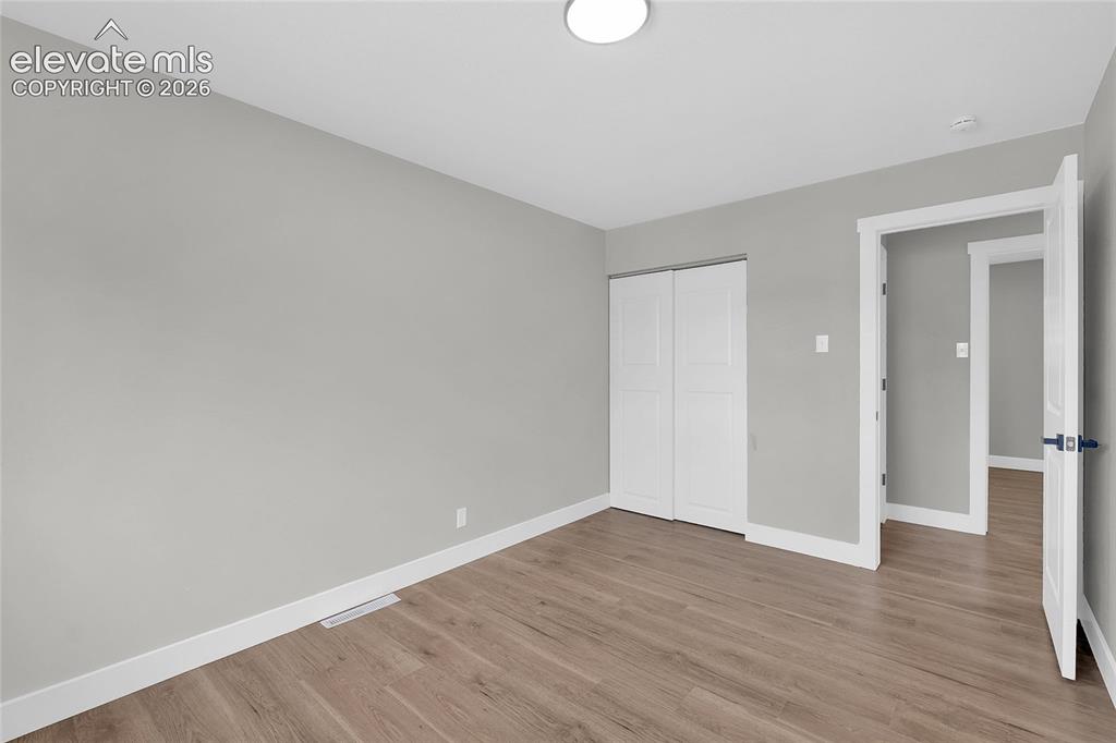 Image 13 of 27: Bedroom