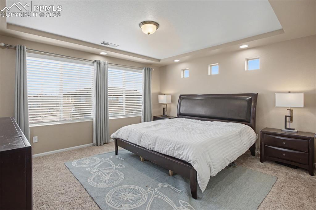 Image 18 of 34: Bedroom