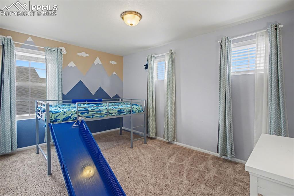 Image 22 of 34: Bedroom