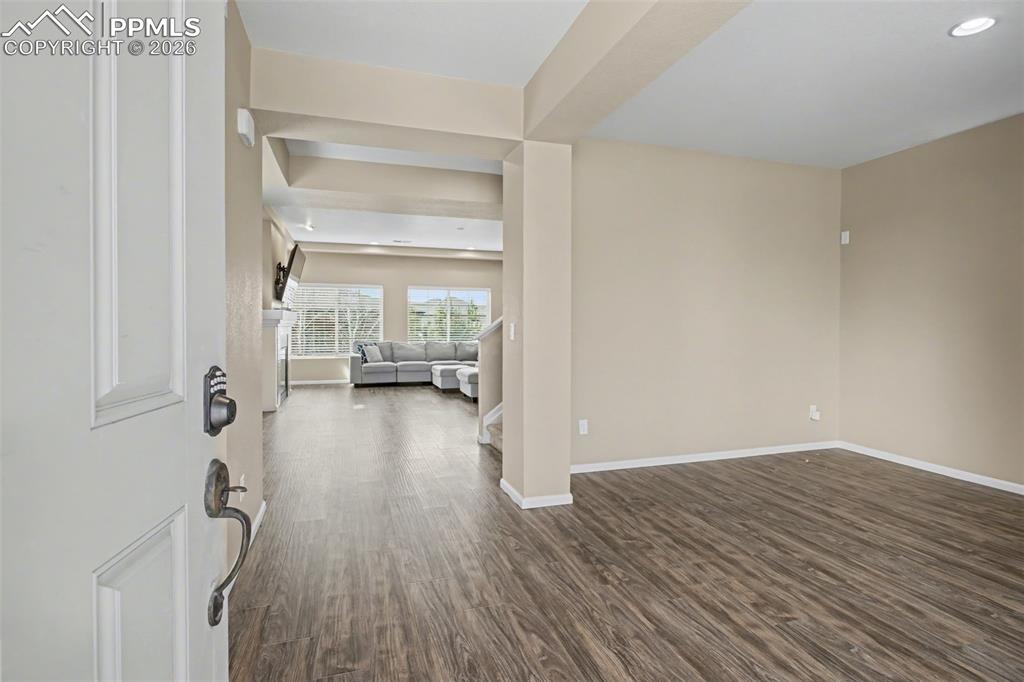 Image 7 of 34: Entry