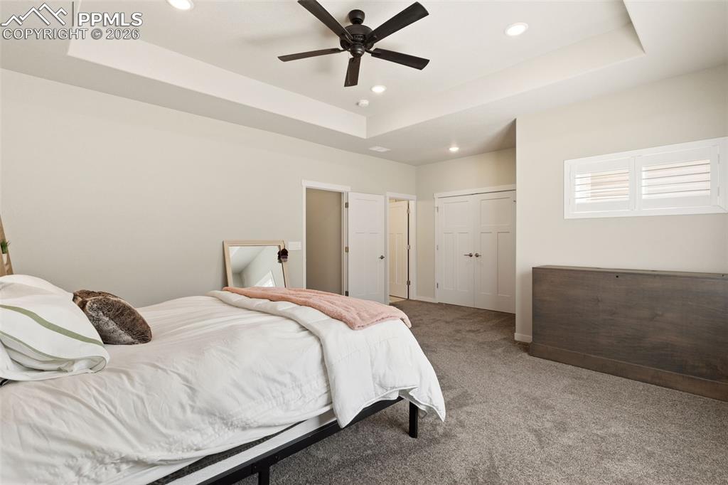 Image 15 of 26: Bedroom