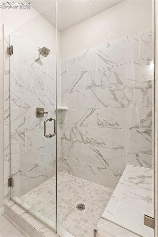 Image 18 of 26: Bathroom