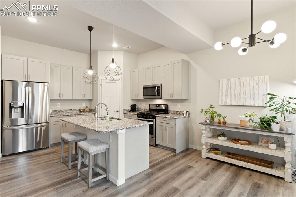 Image 9 of 26: Kitchen