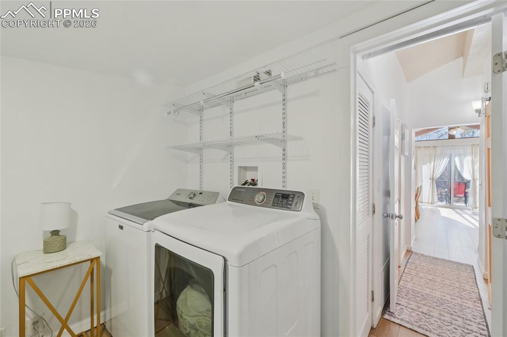 Image 15 of 20: Laundry