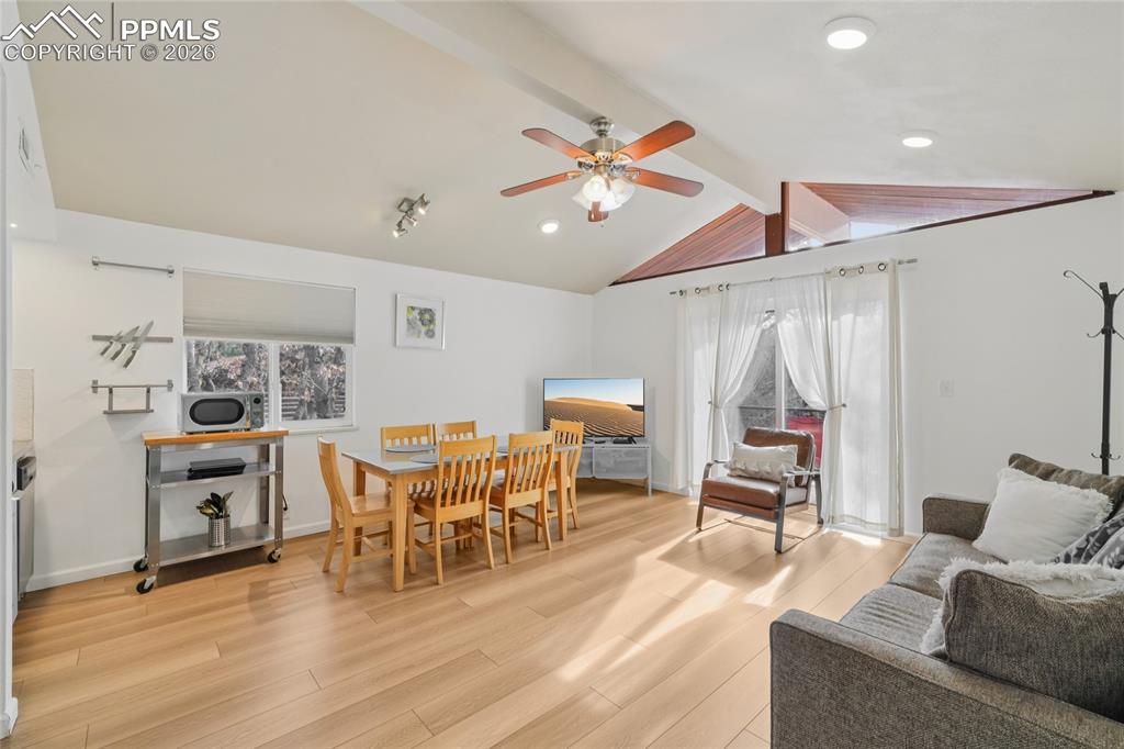 Image 6 of 20: Dining Area