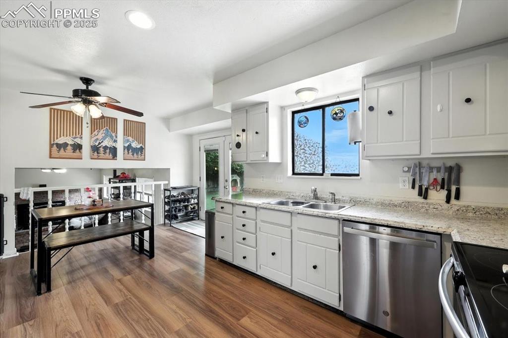 Image 12 of 46: Kitchen