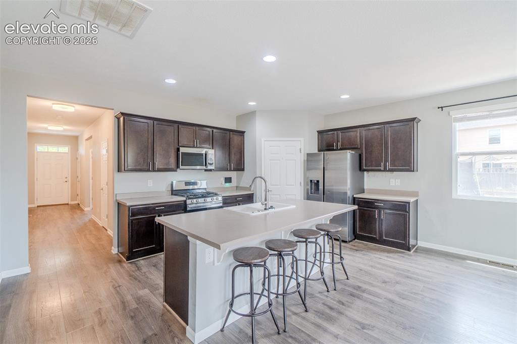 Image 9 of 21: Kitchen