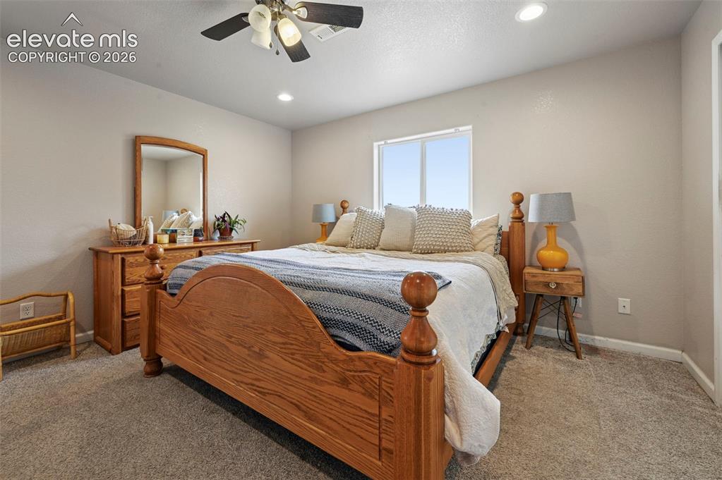 Image 13 of 29: Bedroom
