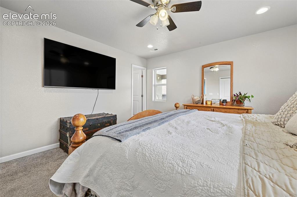Image 15 of 29: Bedroom