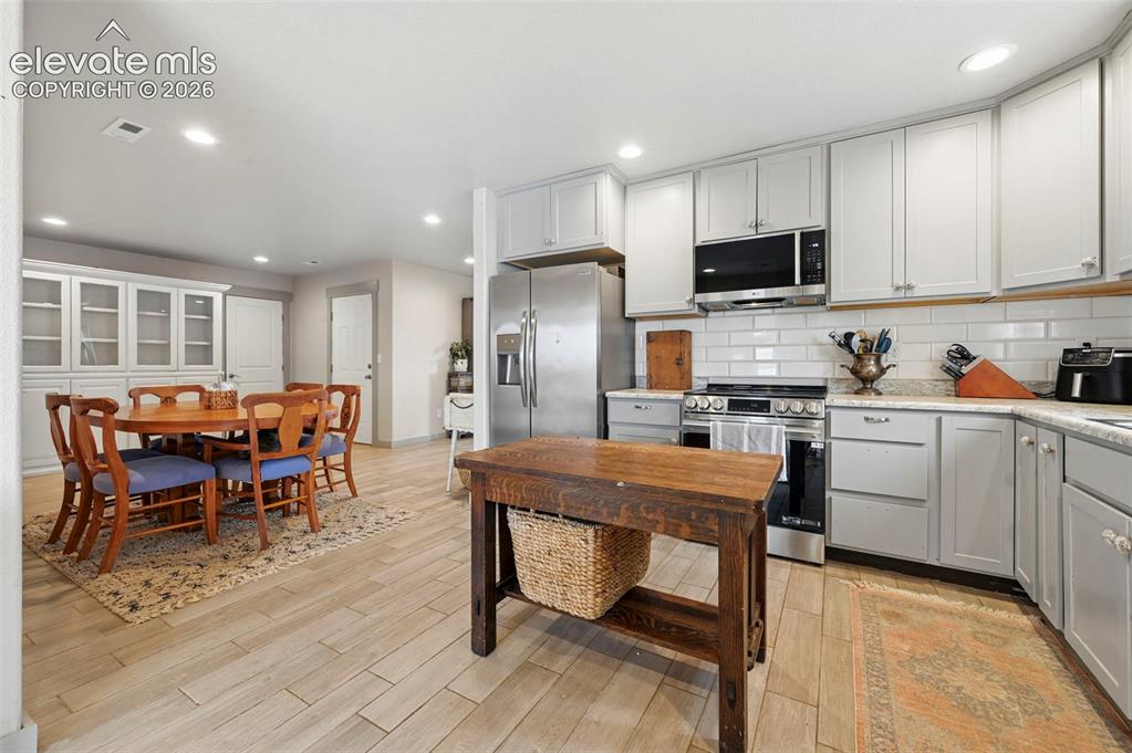 Image 8 of 29: Kitchen