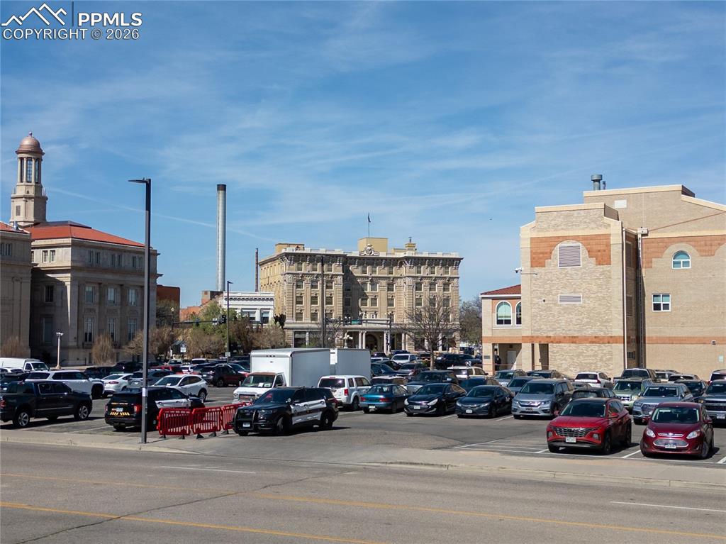 Image 18 of 21: Parking