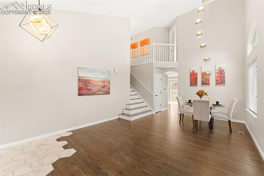Image 11 of 43: Dining Area