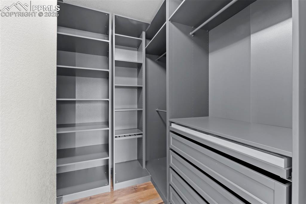 Image 20 of 43: Closet