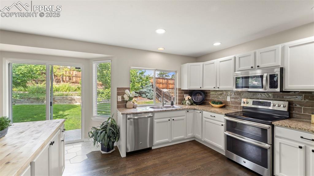 Image 5 of 43: Kitchen