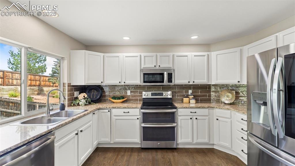 Image 6 of 43: Kitchen