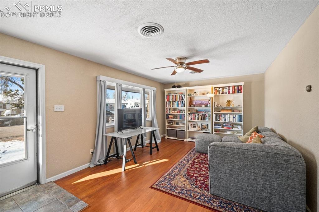 Image 4 of 29: Sitting Room