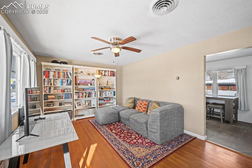 Image 5 of 29: Sitting Room