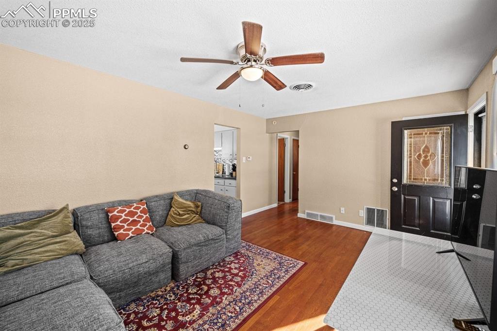 Image 7 of 29: Living Room