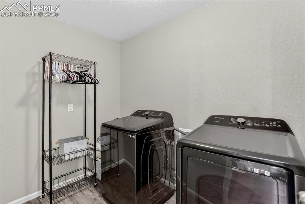 Image 29 of 40: Laundry