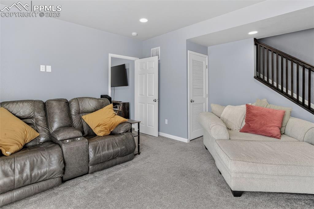 Image 31 of 40: Family Room