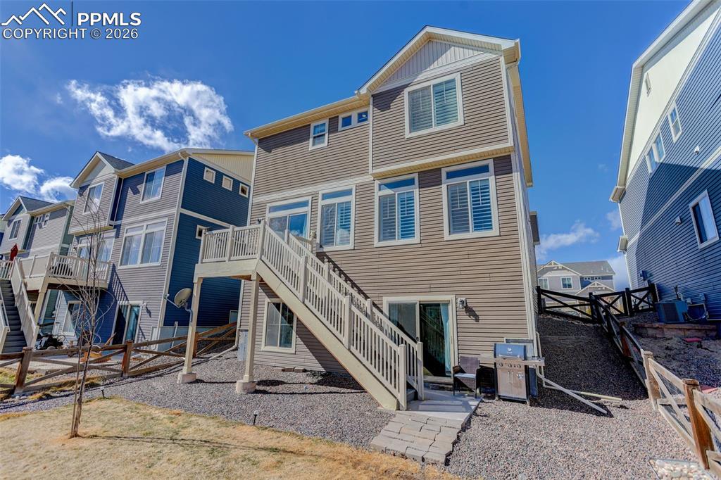 Image 37 of 40: Back of Structure