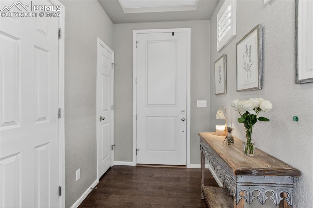 Image 4 of 40: Entry