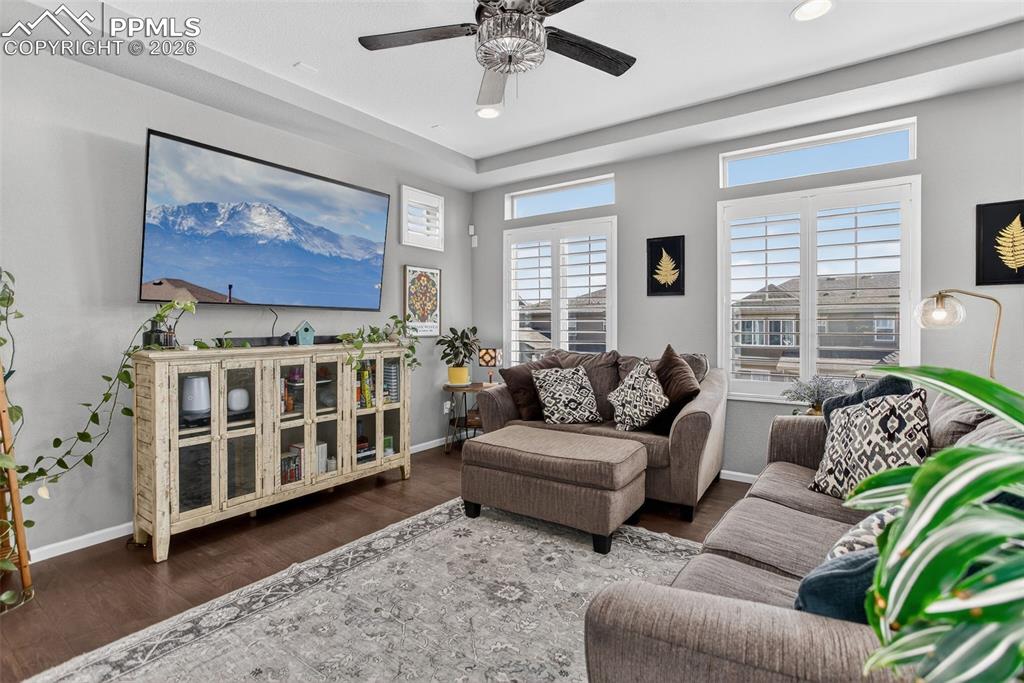 Image 7 of 40: Living Room