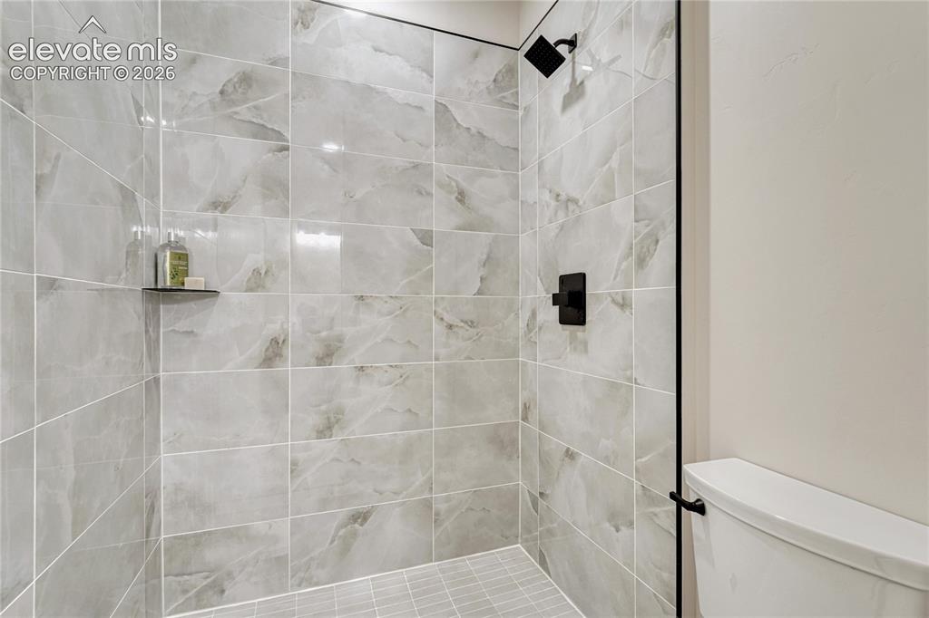 Image 47 of 49: ...with ensuite.