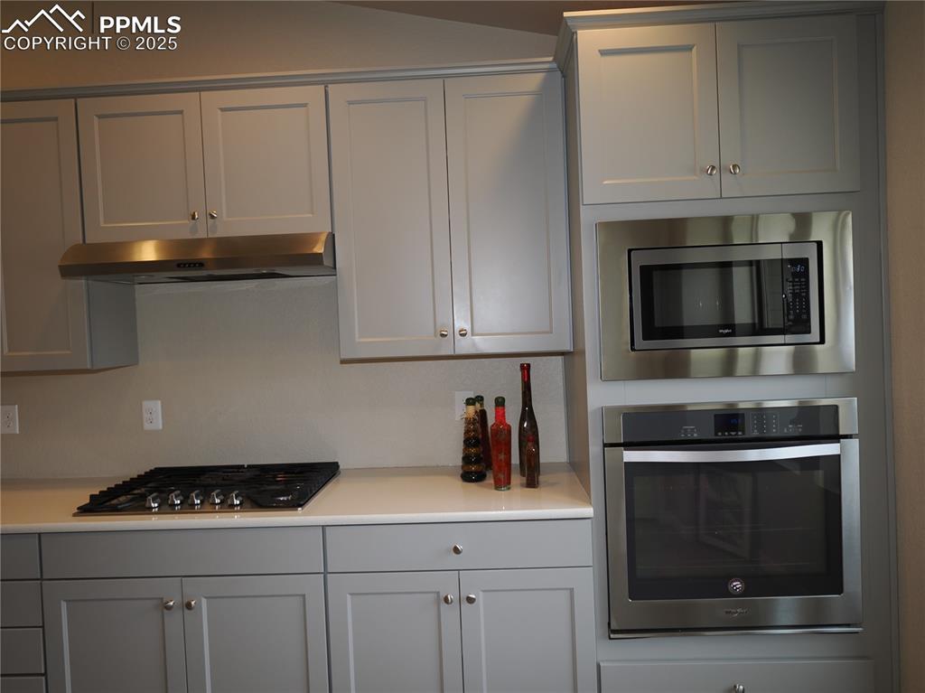 Image 8 of 39: Kitchen