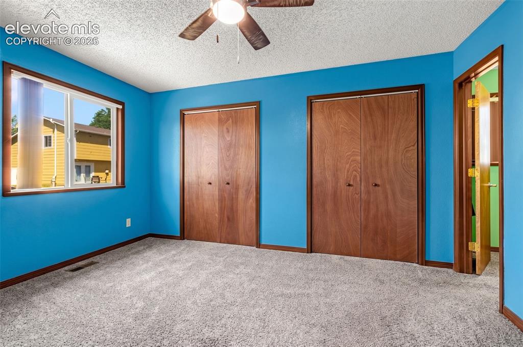 Image 10 of 32: Bedroom