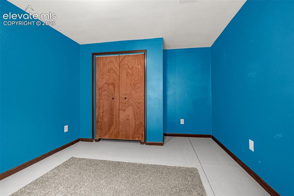 Image 16 of 32: Bedroom