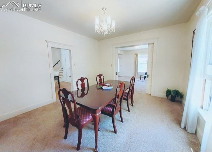 Image 13 of 38: Dining Area