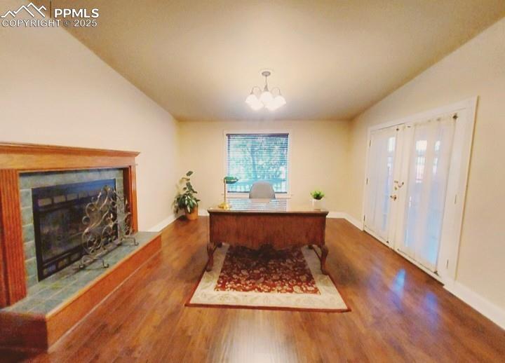 Image 16 of 38: Office