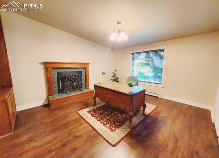 Image 18 of 38: Office