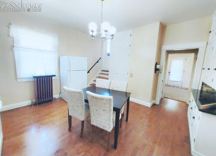 Image 21 of 38: Dining Area